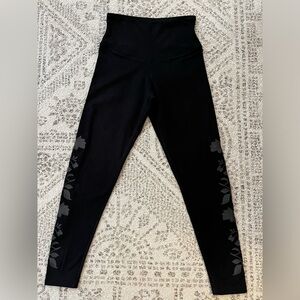 Yummie Black Leggings With Floral Detail